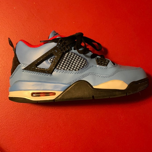 Air Jordans size 8 1/2 main image 5